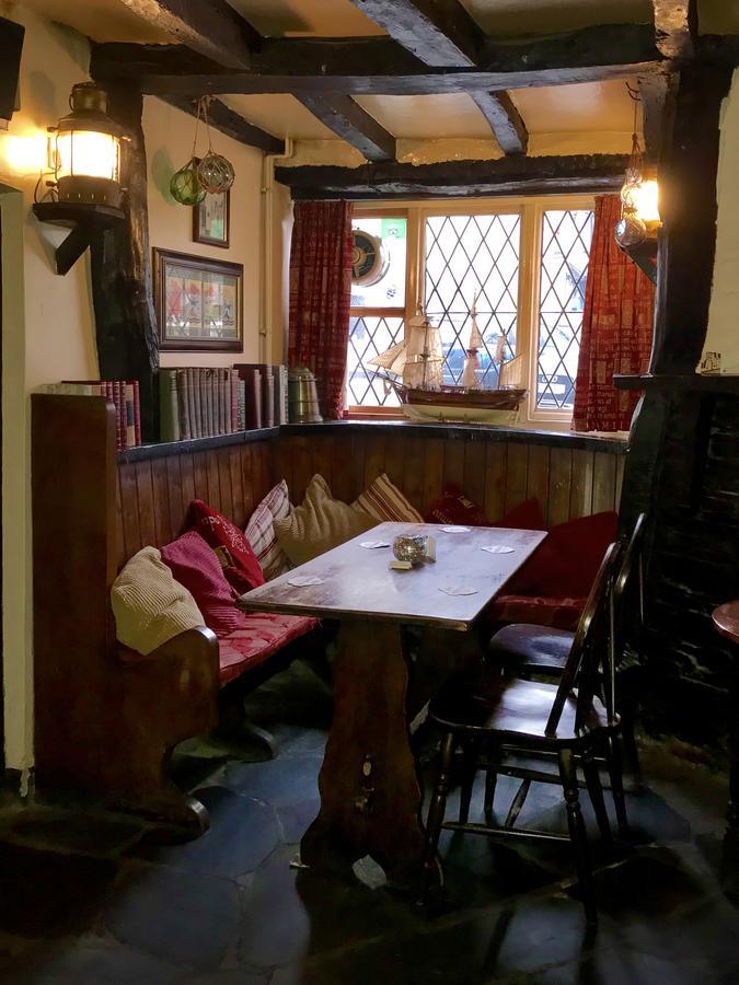 Jolly Sailor Inn Looe Exterior foto
